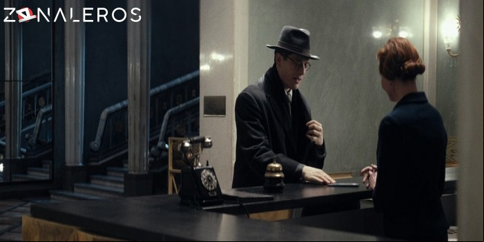 bajar Mr. Jones